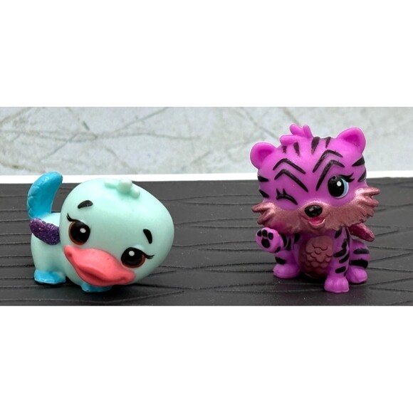 Hatchimals CollEGGtibles Lot Of 24 Assorted Figures in Blue Egg Cartons No Dups - Picture 12 of 16